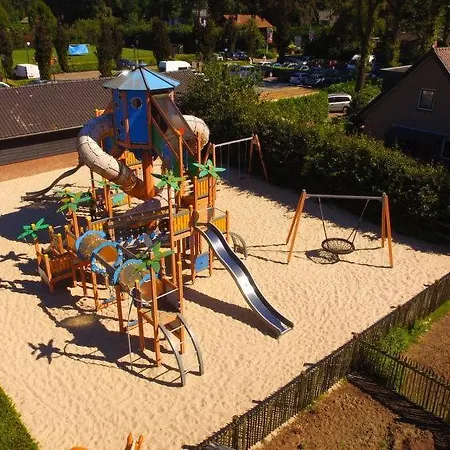 Sleeps 18 Pool Wifi בית נופש